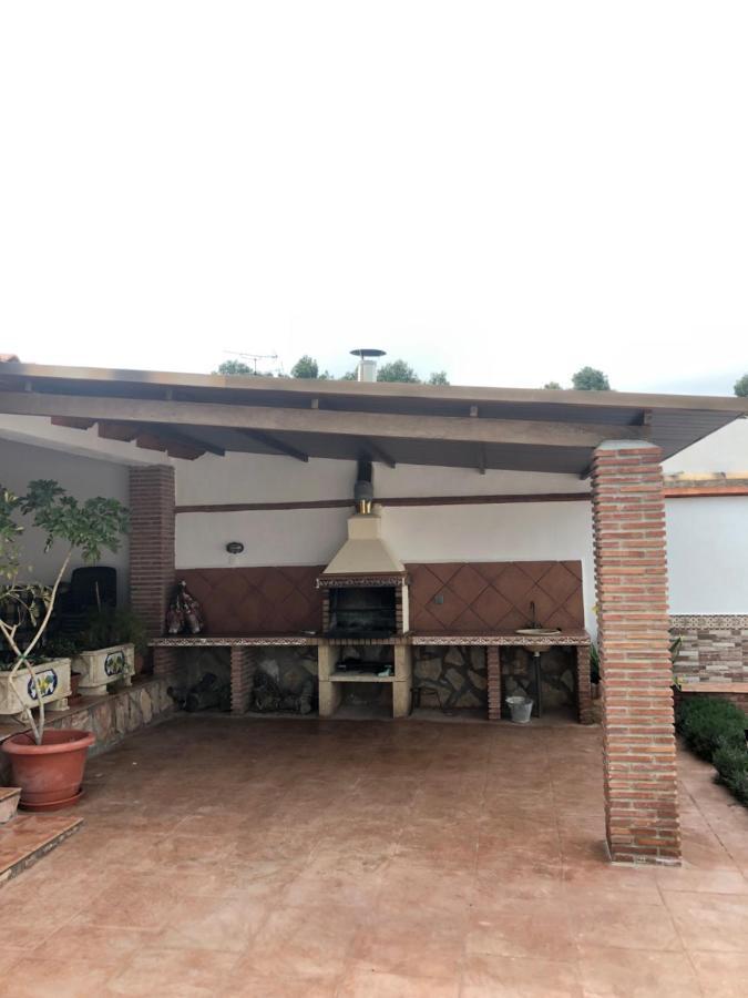 Chalet Embalse Bermejales Arenas del Rey Exterior foto